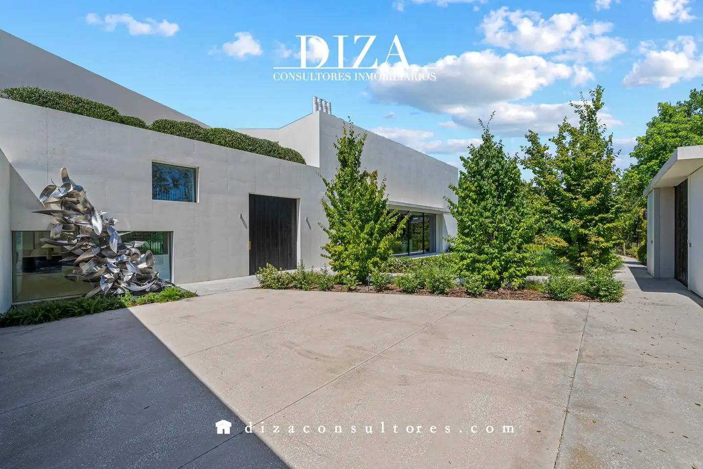 Vista exterior de Casa o chalet en venta en Pozuelo de Alarcón con Aire acondicionado, Calefacción y Jardín privado