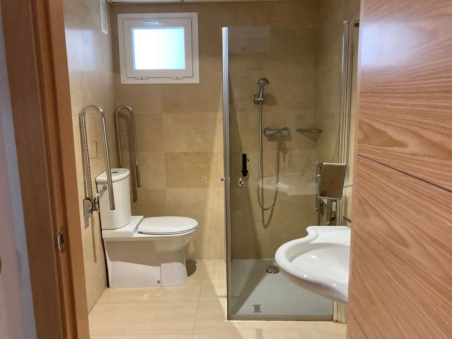 Baño de Piso de alquiler en Las Lomas de Rame - Bahía Bella