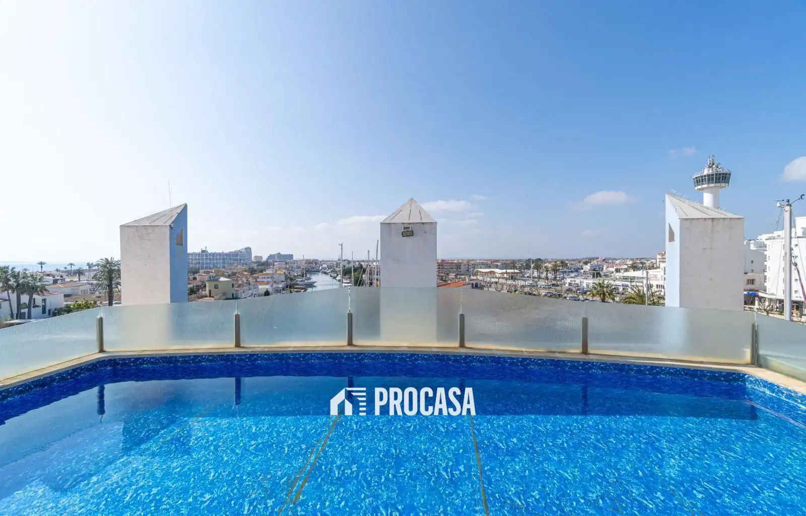 Schwimmbecken von Wohnung zum Verkauf in Empuriabrava mit Klimaanlage, Heizung und Terrasse
