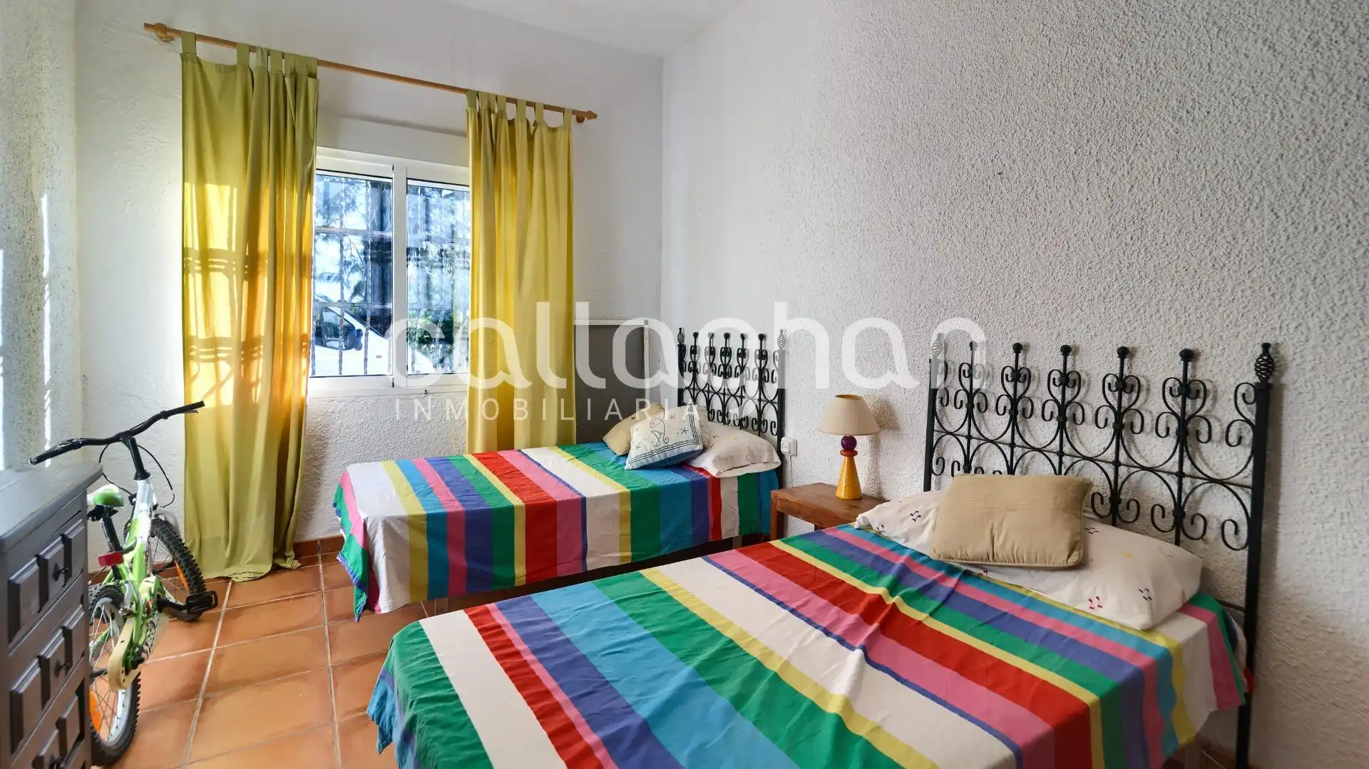Habitación de Casa o chalet en venta en Alzira con Aire acondicionado, Calefacción y Jardín privado