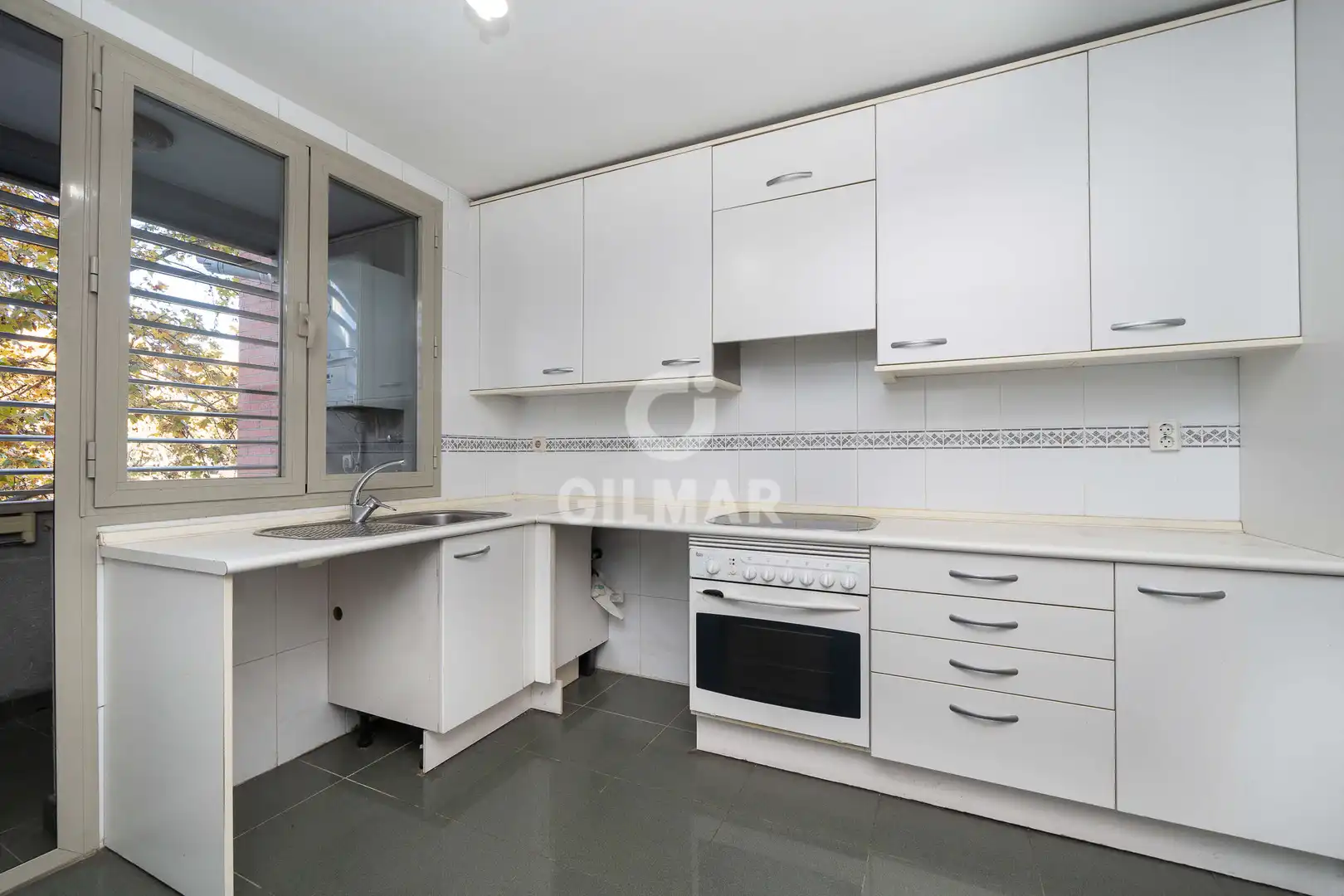 Cocina de Piso en venta en Madrid con Calefacción, Jardín privado y Trastero