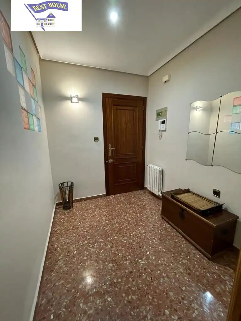 Wohnung zur Miete in Ensanche - Franciscanos
