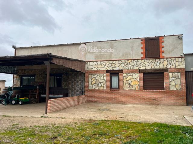 Casa-chalet en Venta en 501 en Moríñigo