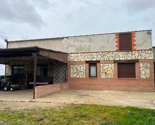 Vista exterior de Casa o xalet en venda en Moríñigo amb Piscina i Moblat