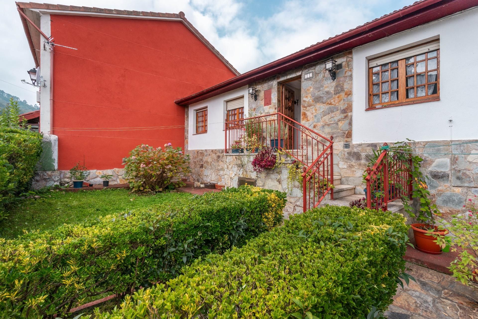 Exterior view of House or chalet for sale in Candamo  with Heating, Private garden and Parquet flooring