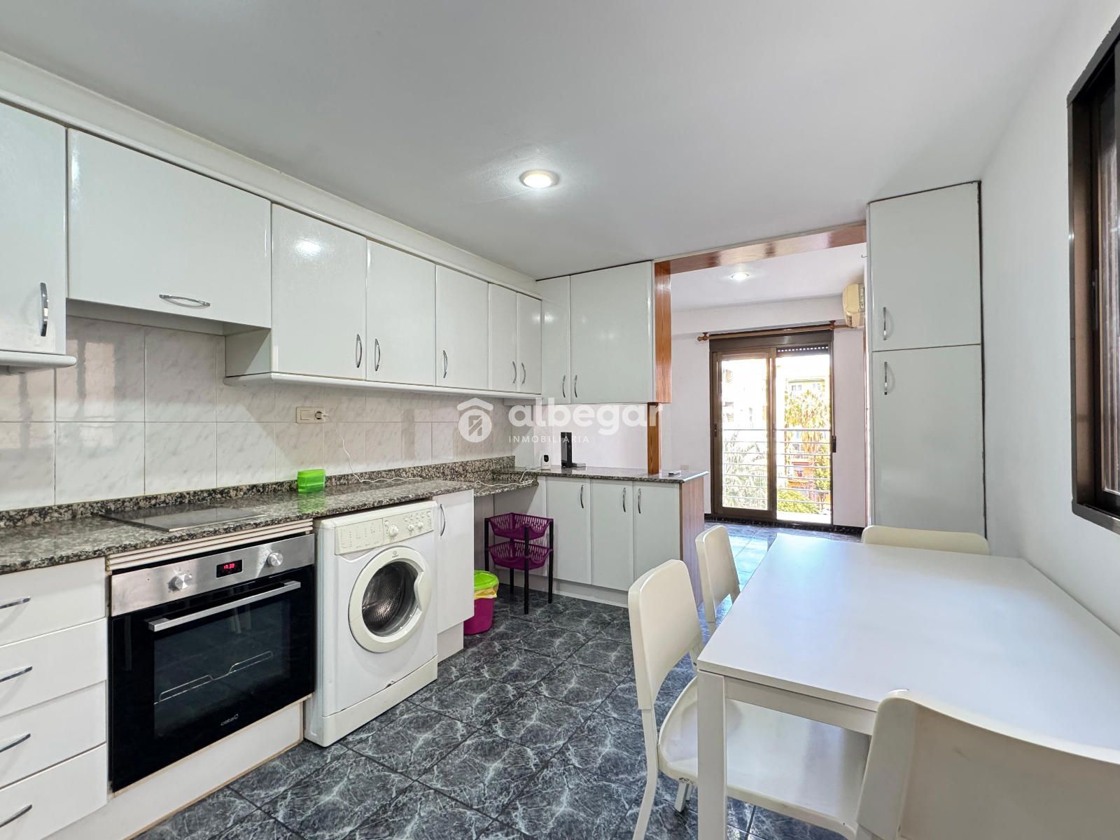 Kitchen of Flat for sale in  Valencia Capital  with Air Conditioner
