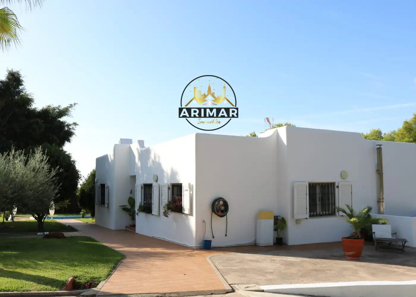 Vista exterior de Casa o xalet en venda en Benicasim / Benicàssim amb Calefacció, Jardí privat i Terrassa