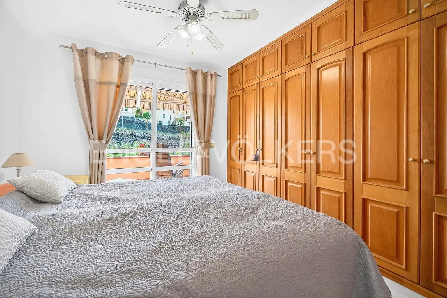 Habitación de Piso en venta en Adeje con Terraza, Piscina y Amueblado