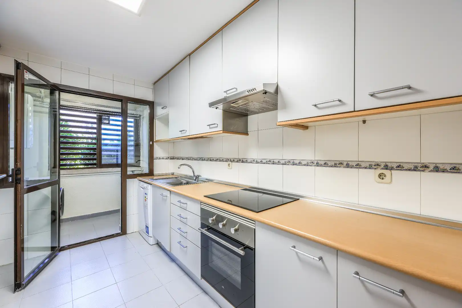 Küche von Wohnung zur Miete in Madrid mit Heizung, Parkett und Terrasse