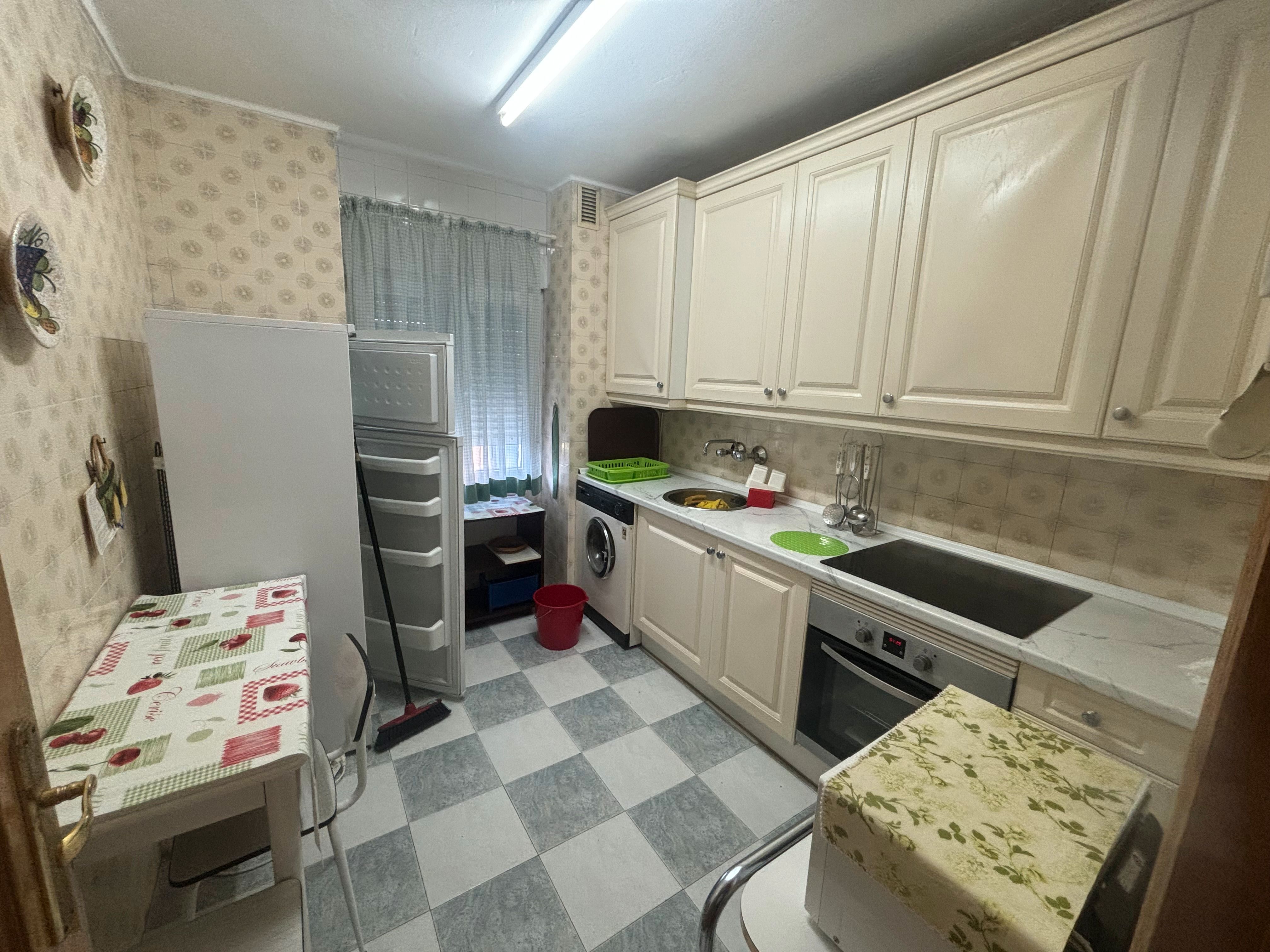 Flat to rent in Calle Fernando de los Ríos, Los Castros
