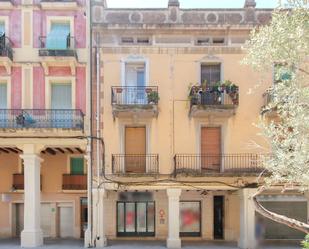 Vista exterior de Local en venda en Vilafranca del Penedès