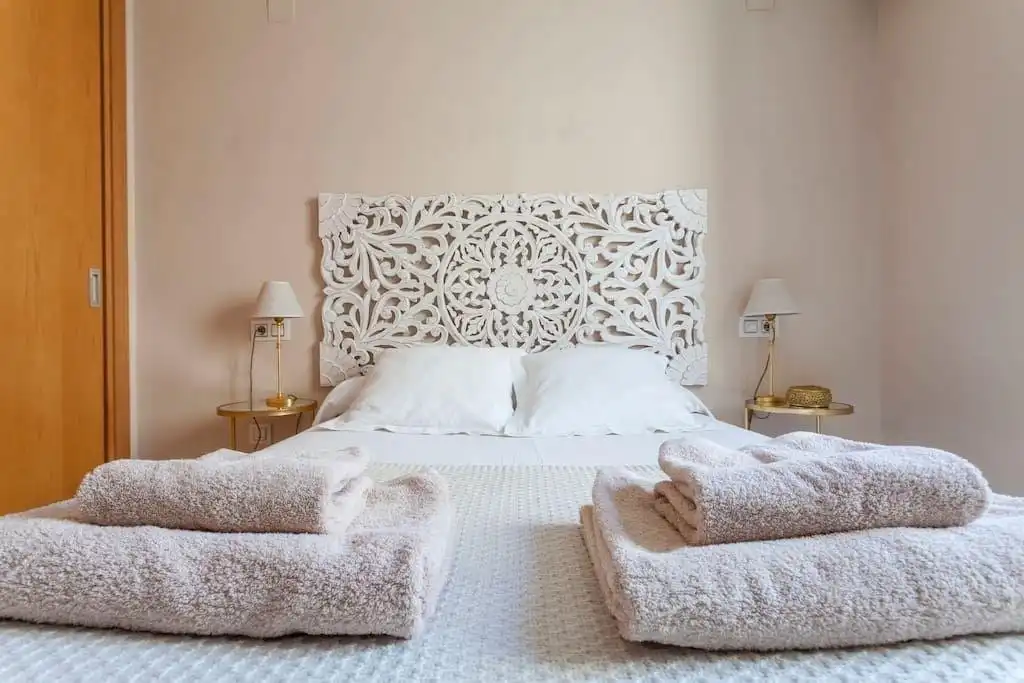 Dormitori de Apartament de lloguer en Sevilla amb Aire condicionat, Calefacció i Moblat