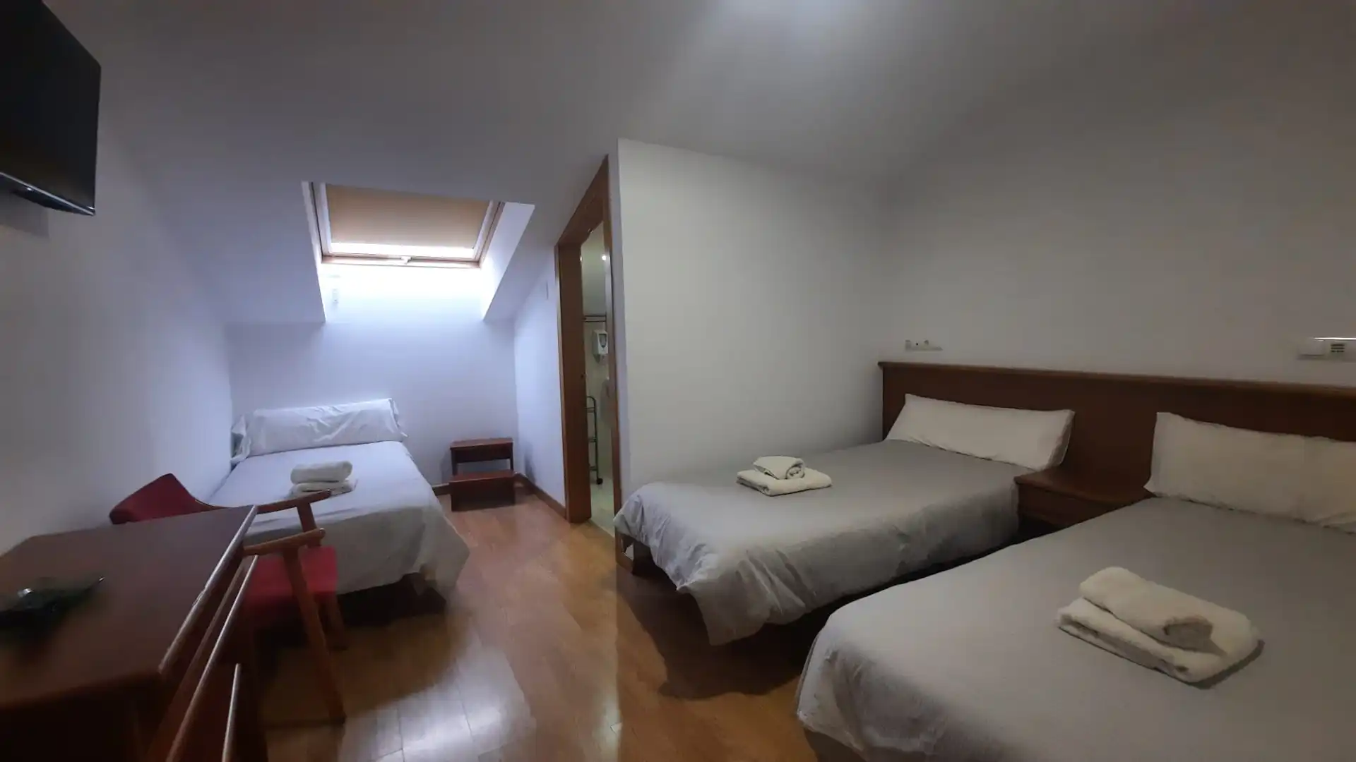 Schlafzimmer von Gebäude zum Verkauf in Cacabelos mit Alarm
