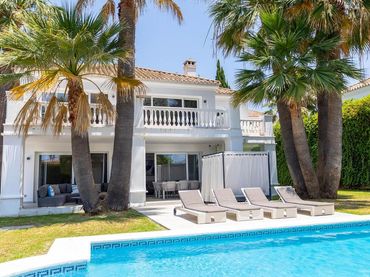 Maison avec balcon à louer à Nueva Andalucía