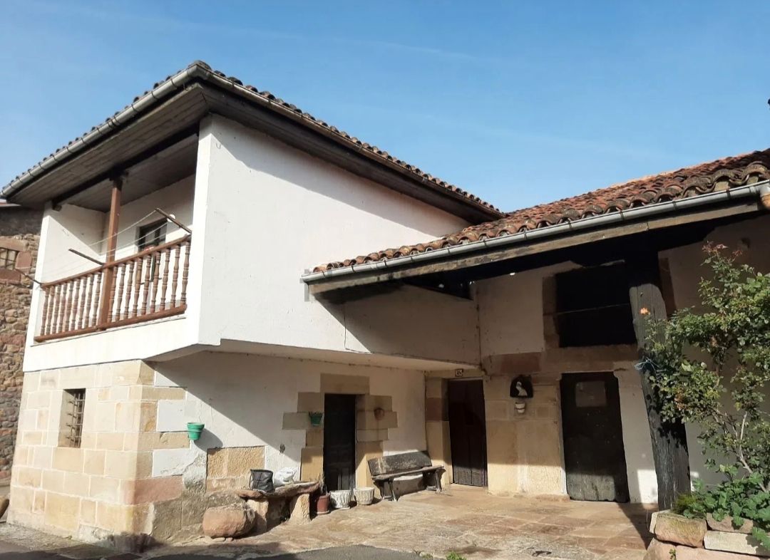 Exterior view of House or chalet for sale in Mazcuerras  with Private garden and Balcony
