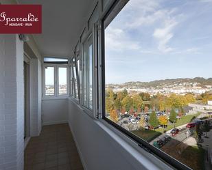 Schlafzimmer von Wohnung zum verkauf in Irun  mit Balkon