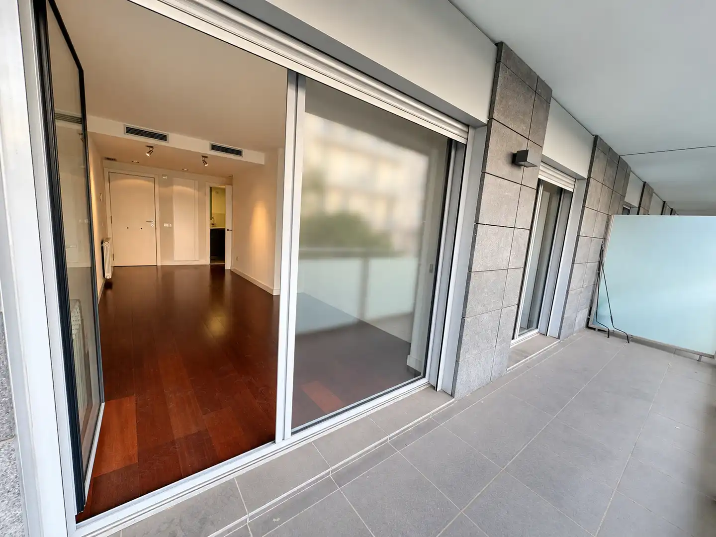 Flat with terrace for sale in Carrer de París, imagen 2