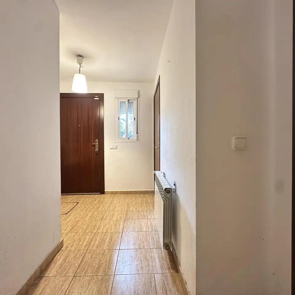 Casa aparellada amb piscina de lloguer a Calle San Martín, imagen 3