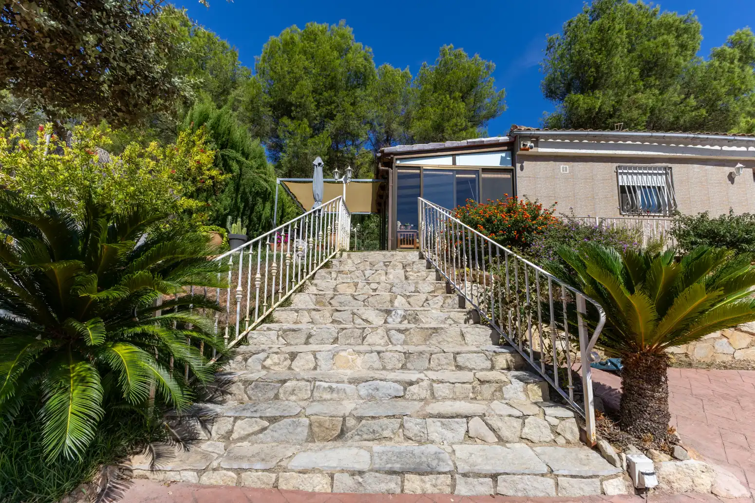 Vista exterior de Casa o xalet en venda en Albalat dels Tarongers amb Terrassa i Moblat