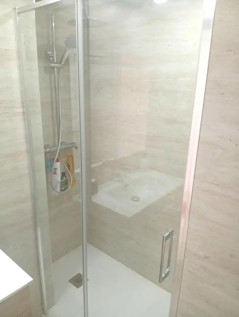 Baño de Piso en venta en Málaga con Aire acondicionado, Calefacción y Jardín privado