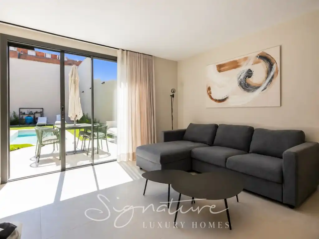 Sala de estar de Planta baja de alquiler en Barcelona con Aire acondicionado, Piscina y Amueblado