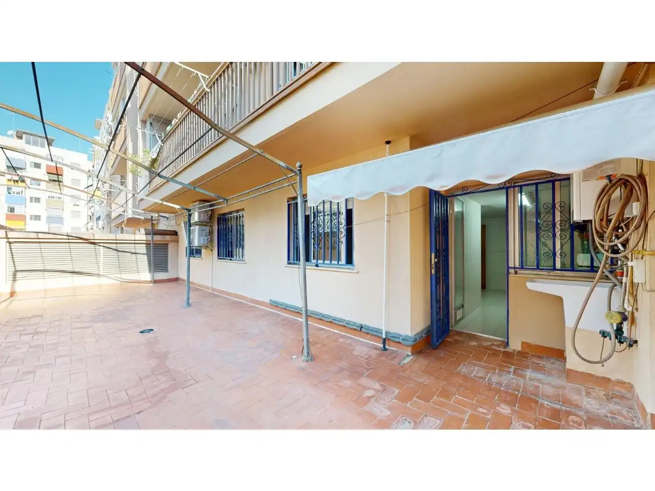 Vista exterior de Piso en venta en Valencia con Aire acondicionado, Calefacción y Jardín privado