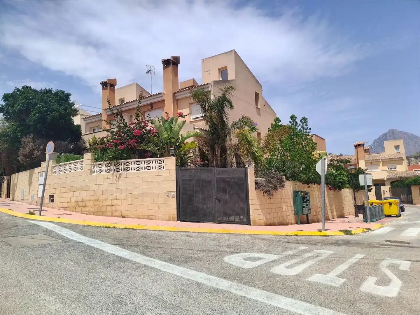 Vista exterior de Casa o chalet en venta en Orxeta con Balcón