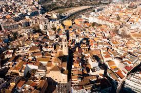 Vista exterior de Casa adosada en venda en El Vendrell amb Jardí privat