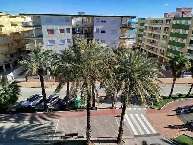 Vista exterior de Piso en venta en Tavernes de la Valldigna con Aire acondicionado, Terraza y Amueblado