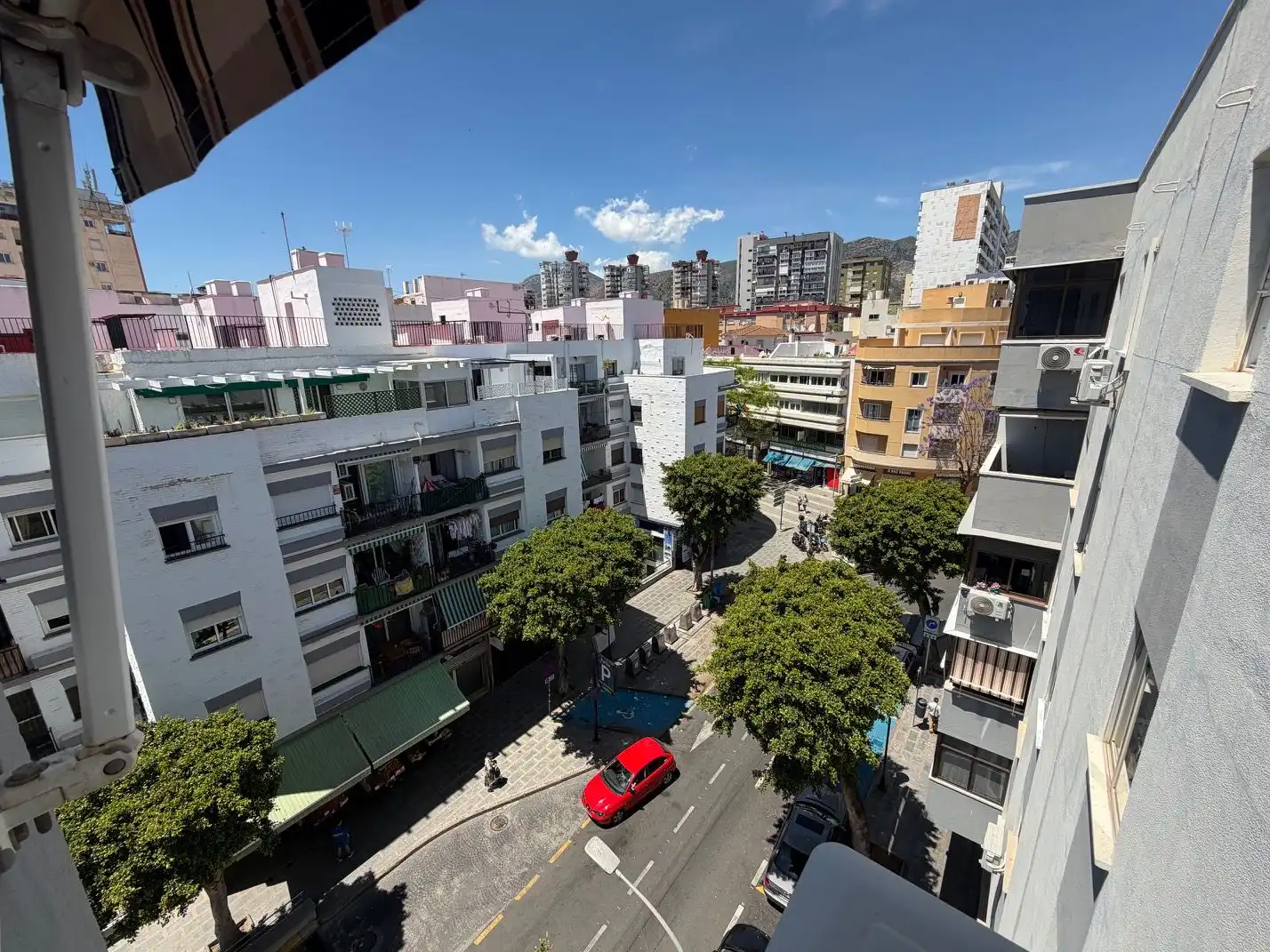 Vista exterior de Pis en venda en Torremolinos amb Aire condicionat, Terrassa i Piscina comunitària