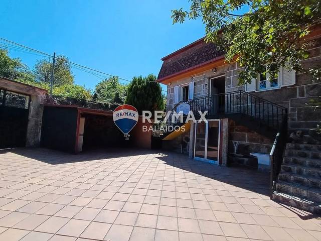 Casa-chalet en Venta en Lugar Costa en Covelo