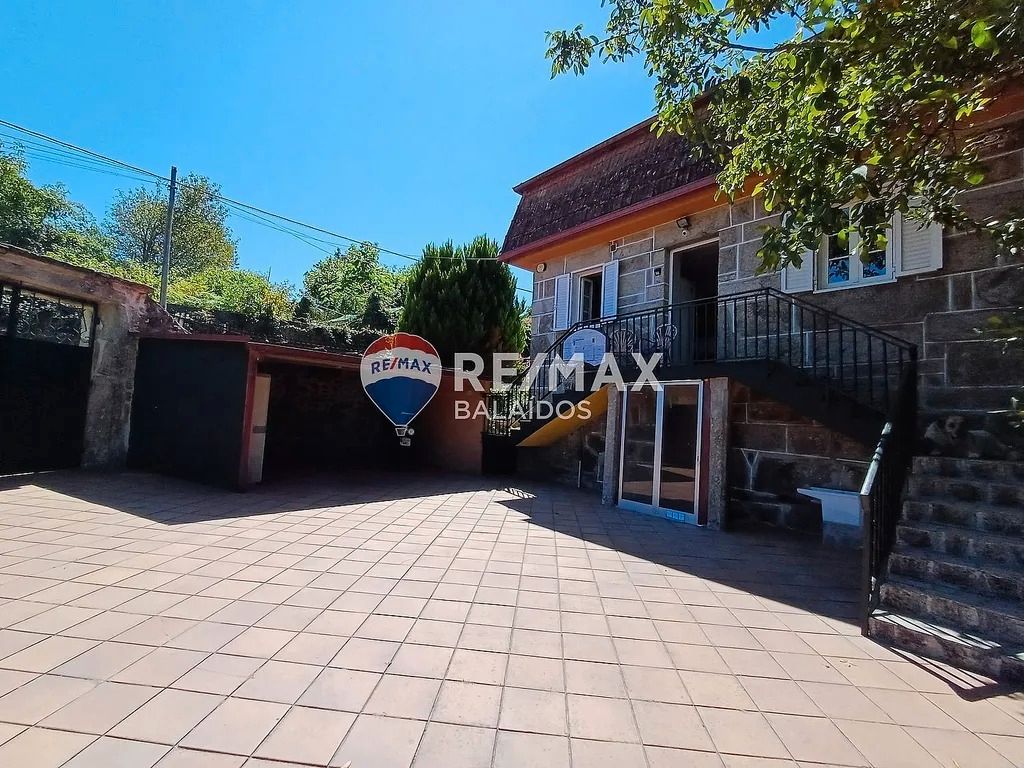 Vista exterior de Casa o xalet en venda en Covelo amb Jardí privat, Parquet i Terrassa