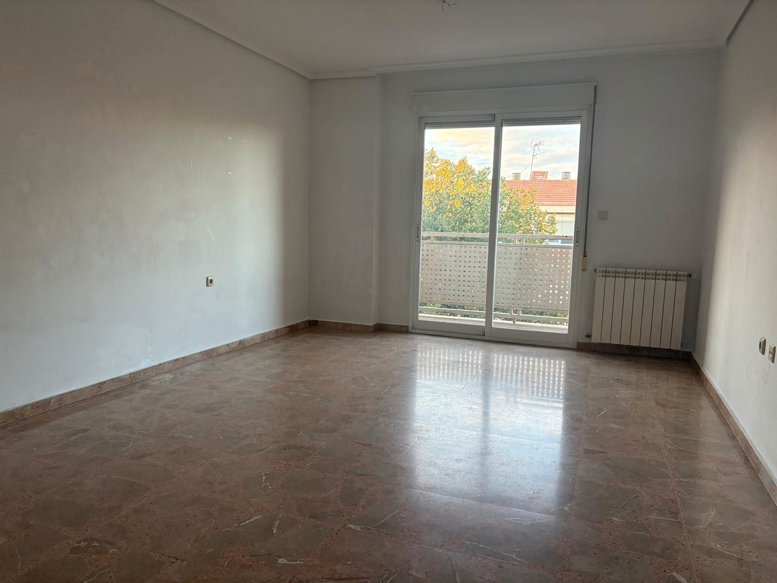 Sala d'estar de Pis de lloguer en  Albacete Capital amb Calefacció, Traster i Forn