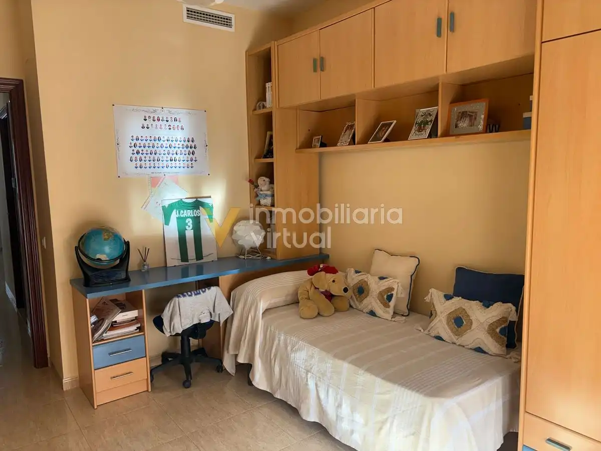 Dormitori de Casa o xalet en venda en Lucena amb Moblat