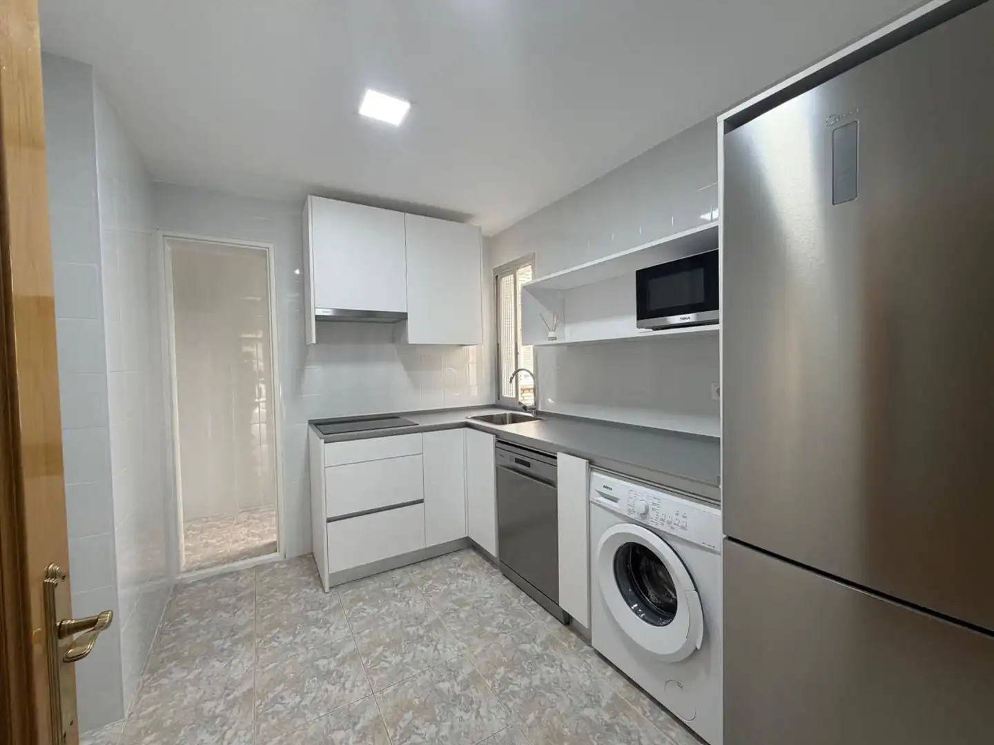 Kitchen of Flat for rent in Leganés  with Air Conditioner and Heating