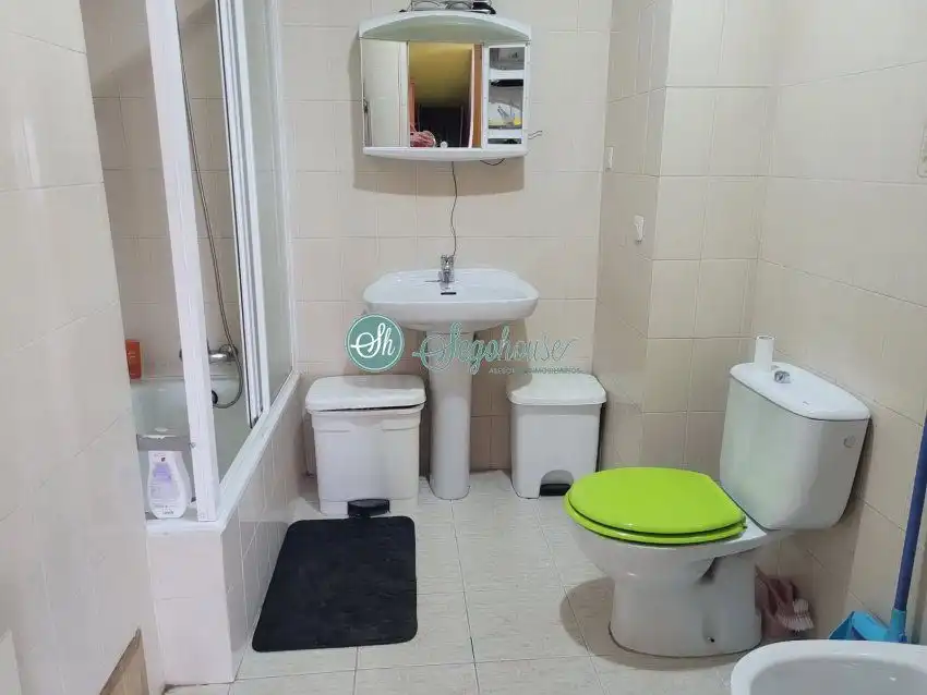 Badezimmer von Wohnung zum Verkauf in Segovia mit Heizung