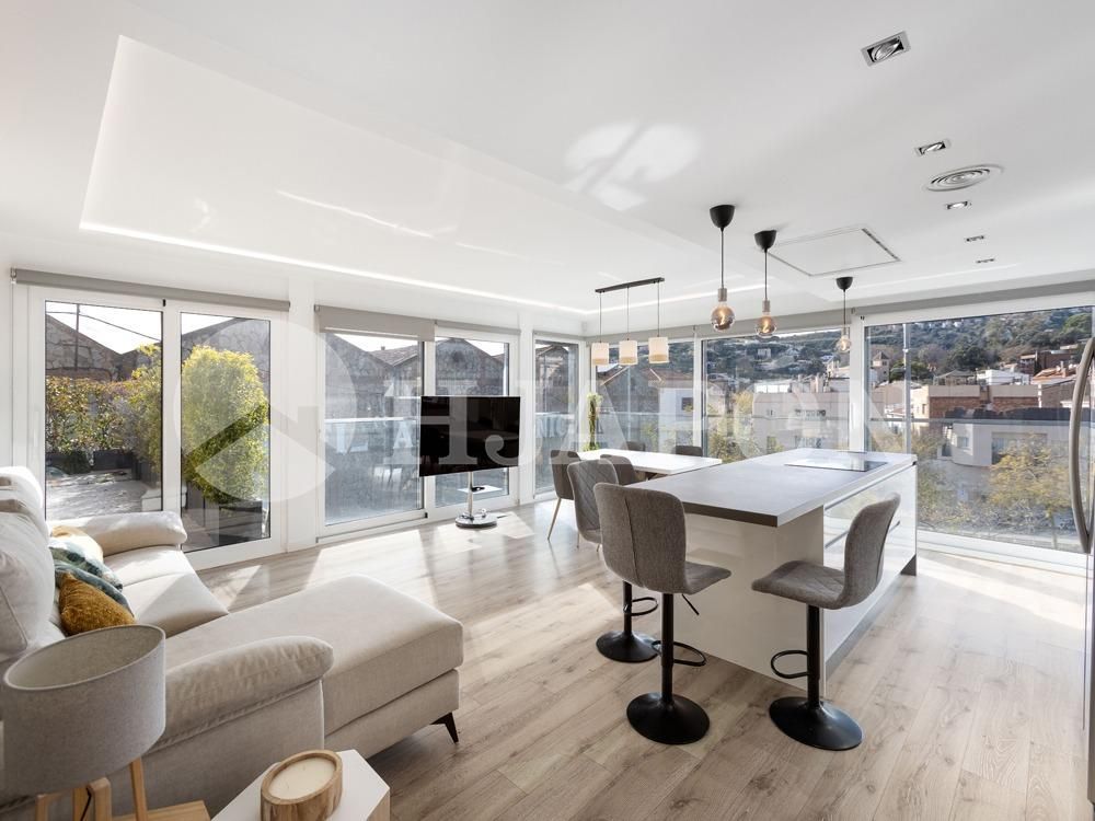 Sala d'estar de Pis en venda en Alella amb Aire condicionat, Parquet i Terrassa