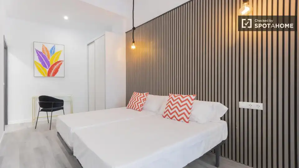 Bedroom of Flat for rent in Valencia  with Air Conditioner, Heating and Furnished
