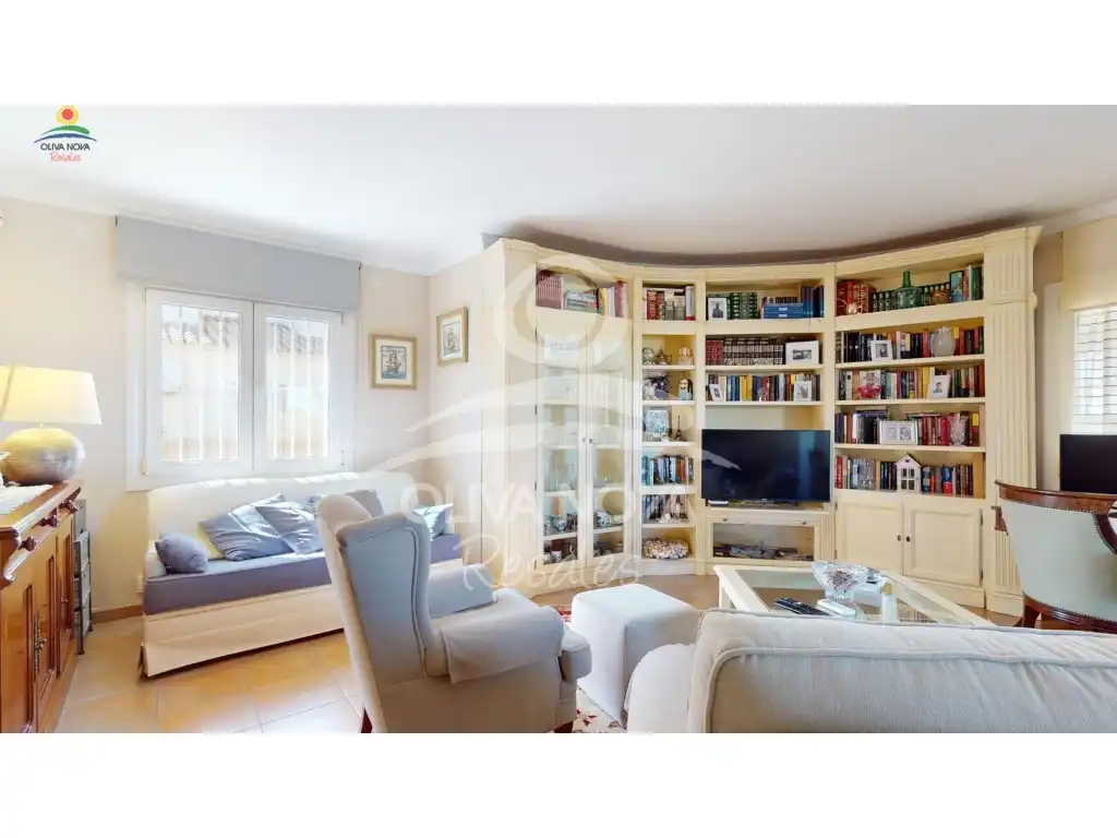 Sala de estar de Casa o chalet en venta en Oliva con Jardín privado