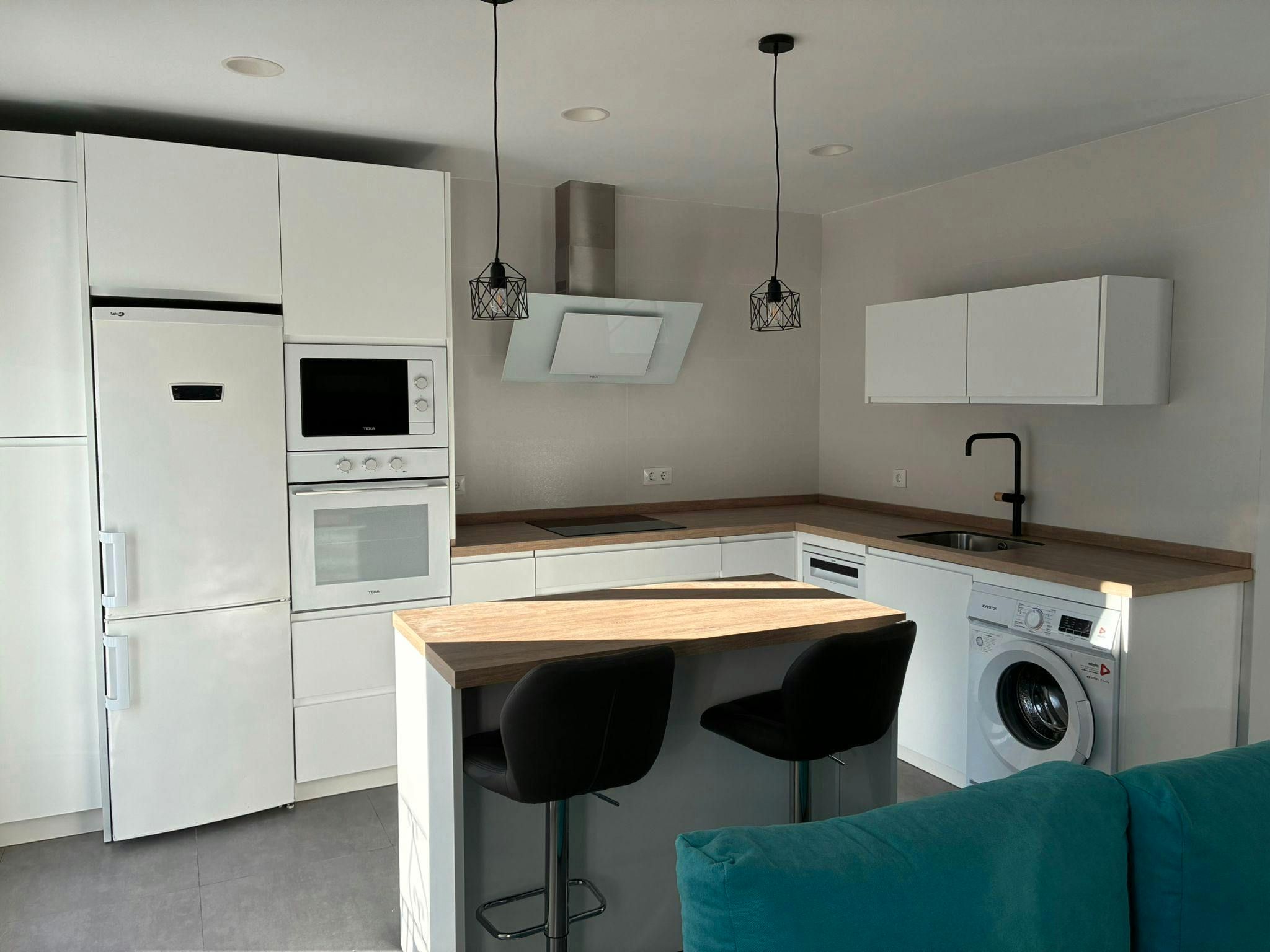 Cuina de Pis de lloguer en  Sevilla Capital amb Aire condicionat, Calefacció i Moblat