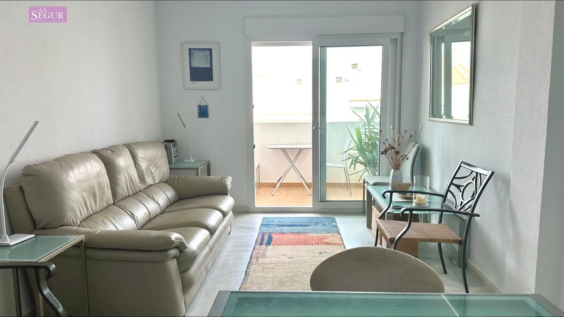 Sala d'estar de Pis en venda en Conil de la Frontera amb Terrassa i Moblat