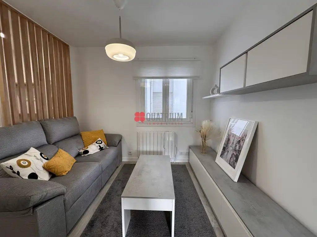Sala de estar de Piso en venta en A Estrada  con Calefacción, Trastero y Amueblado