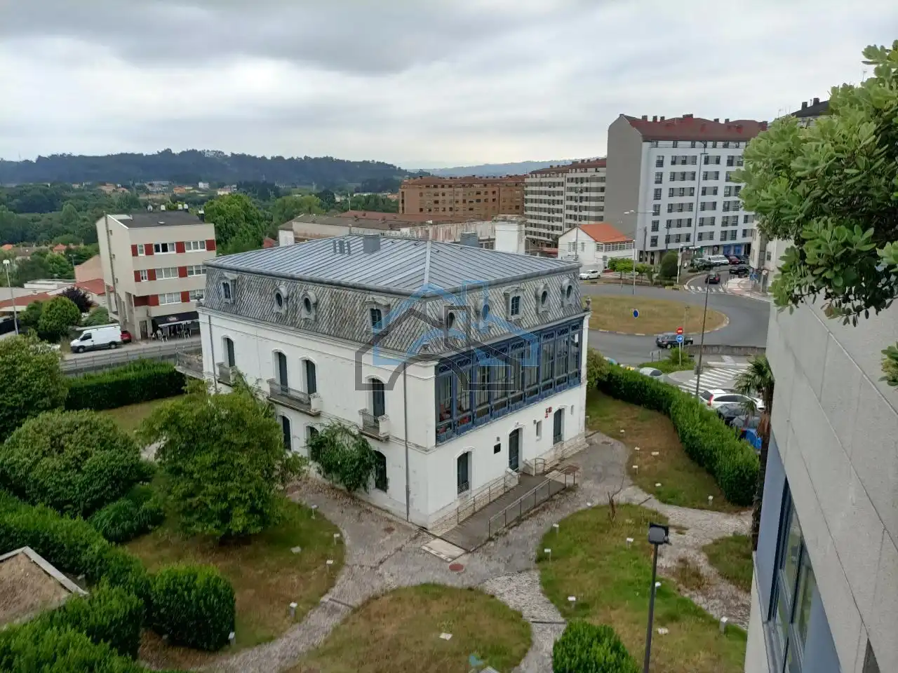 Außenansicht von Dachboden zur Miete in Cambre  mit Heizung, Parkett und Terrasse