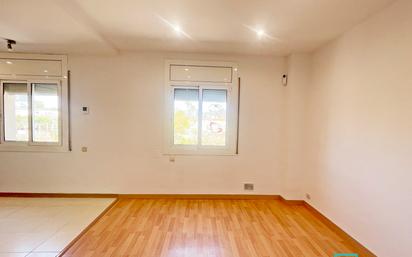 Bedroom of Flat for sale in  Barcelona Capital  with Parquet flooring and Oven