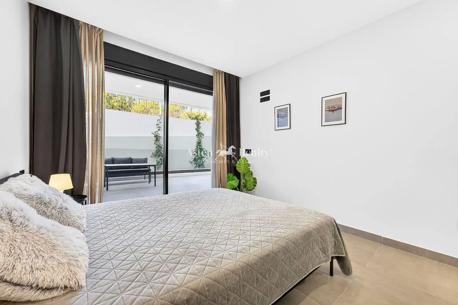 Dormitori de Apartament en venda en Adeje amb Aire condicionat, Terrassa i Traster