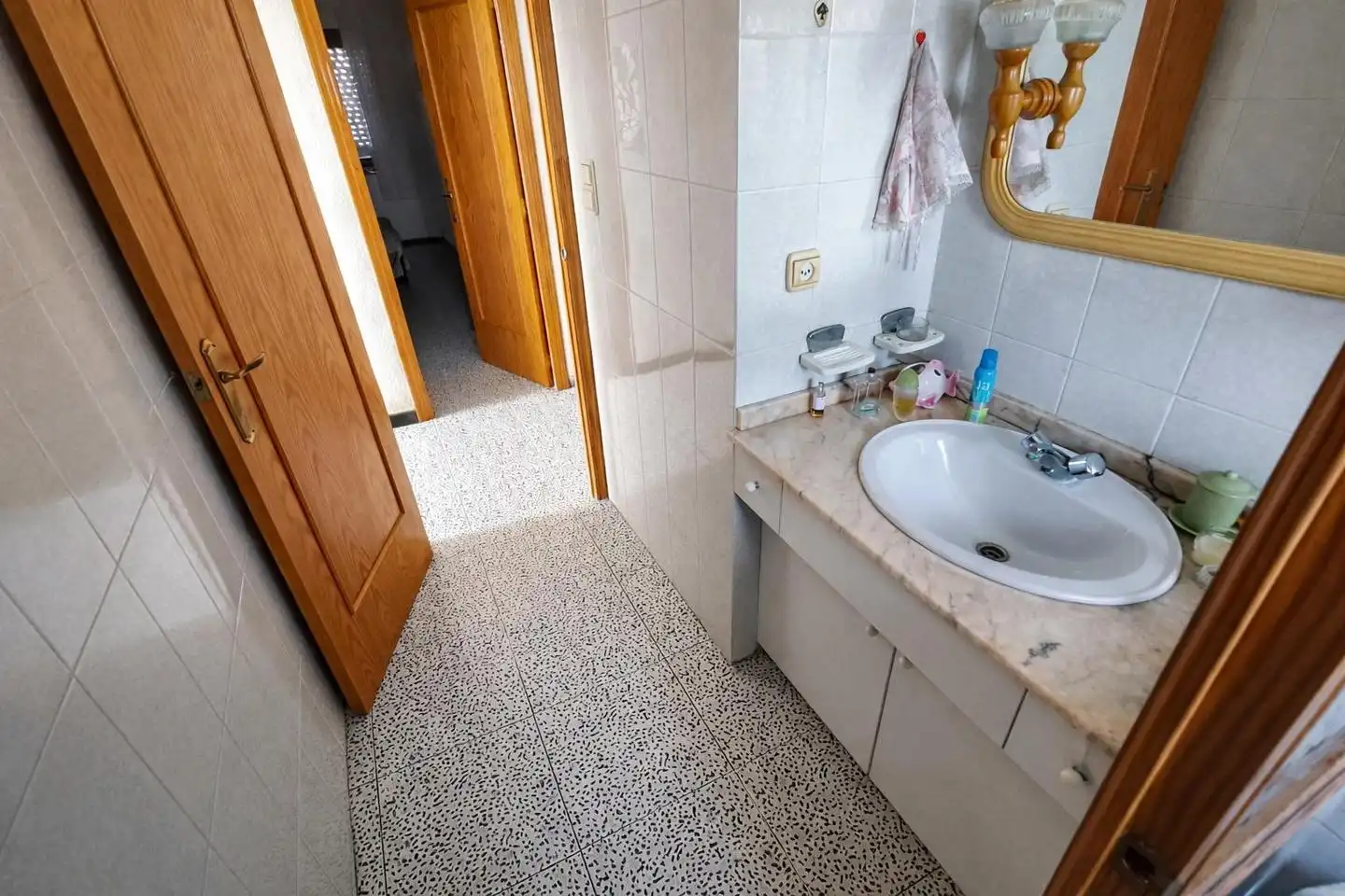 Bany de Casa o xalet en venda en Elche / Elx amb Terrassa, Traster i Moblat