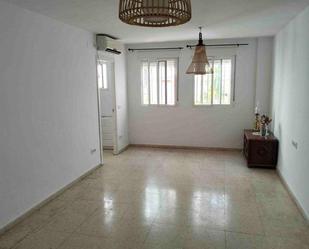 Living room of Flat for sale in  Sevilla Capital  with Air Conditioner and Terrace