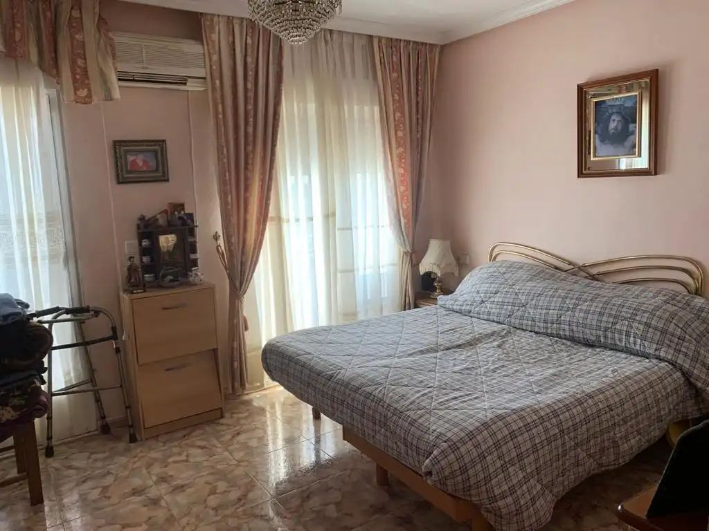 Dormitori de Casa o xalet en venda en Orihuela amb Aire condicionat, Calefacció i Jardí privat