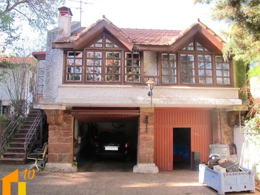 Vista exterior de Casa o xalet en venda en Burgos amb Calefacció, Jardí privat i Traster