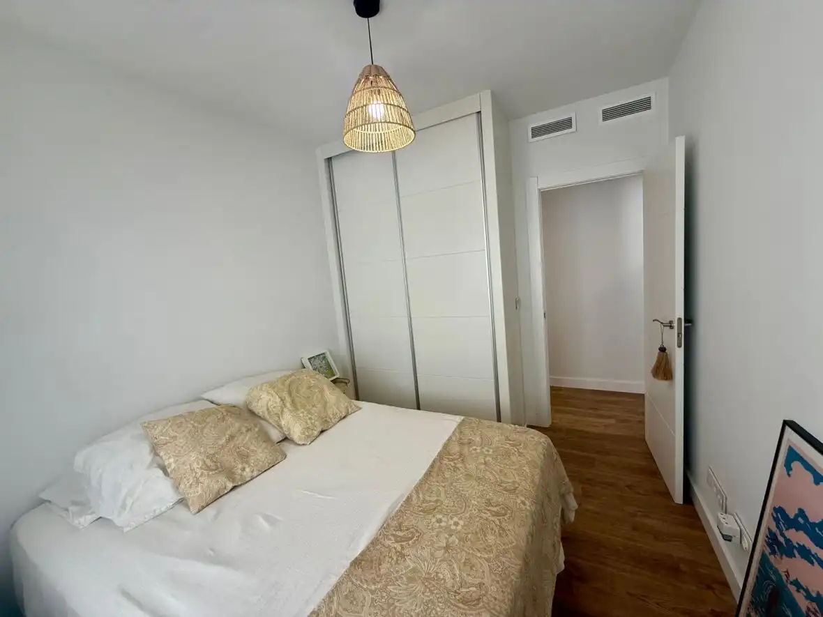 Dormitori de Apartament en venda en Santa Pola amb Calefacció, Terrassa i Piscina